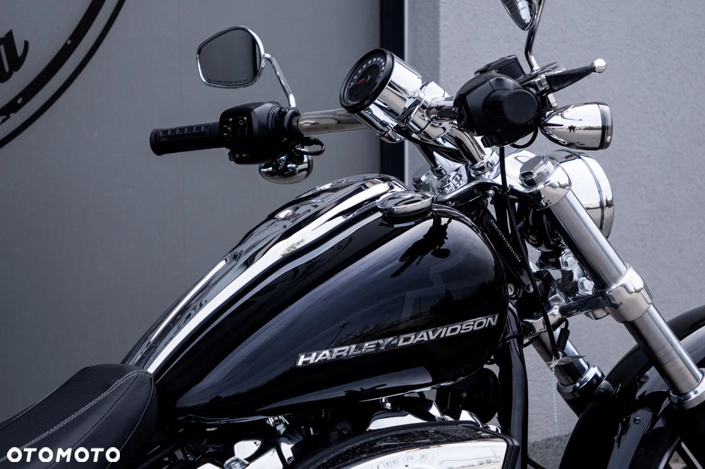 Harley-Davidson Softail Breakout - 19