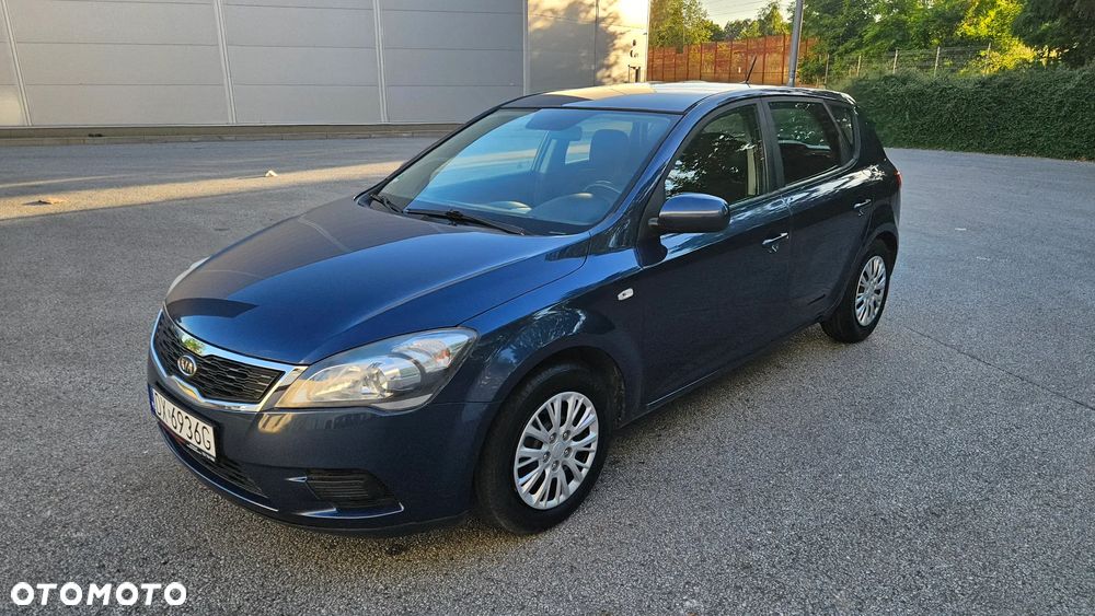 Kia Ceed - 21