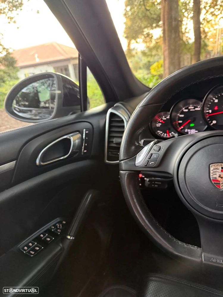 Porsche Cayenne Platinum Edition - 15