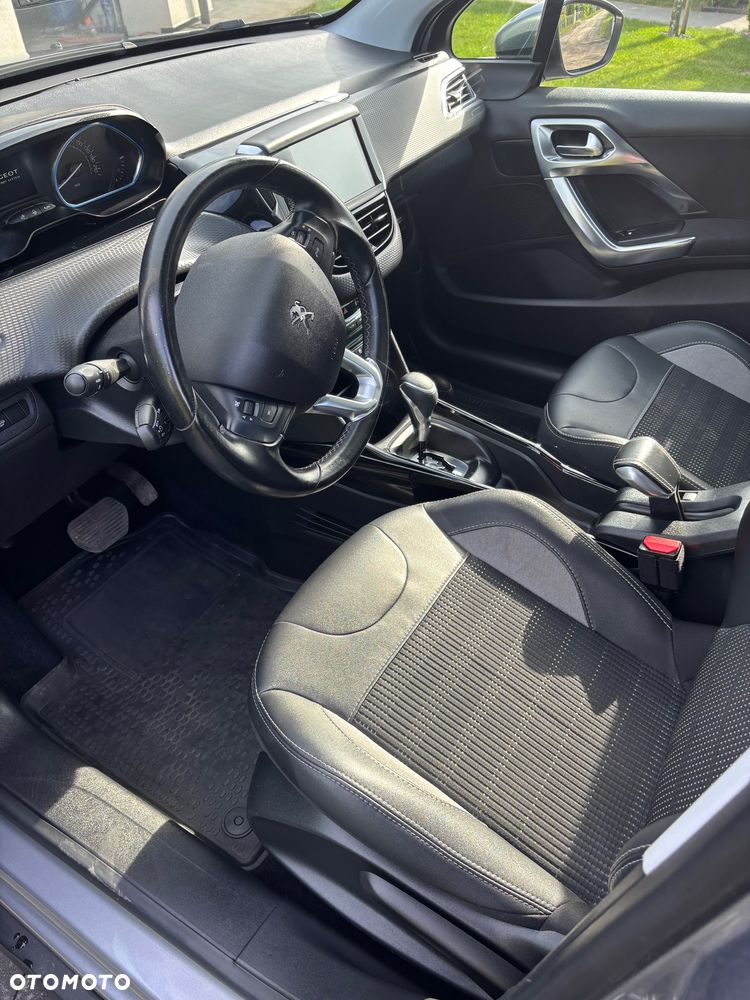 Peugeot 2008 1.2 Pure Tech Allure S&S EAT6 - 8