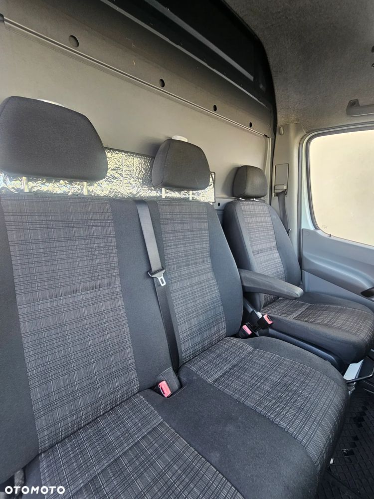 Mercedes-Benz Sprinter 319 - 14