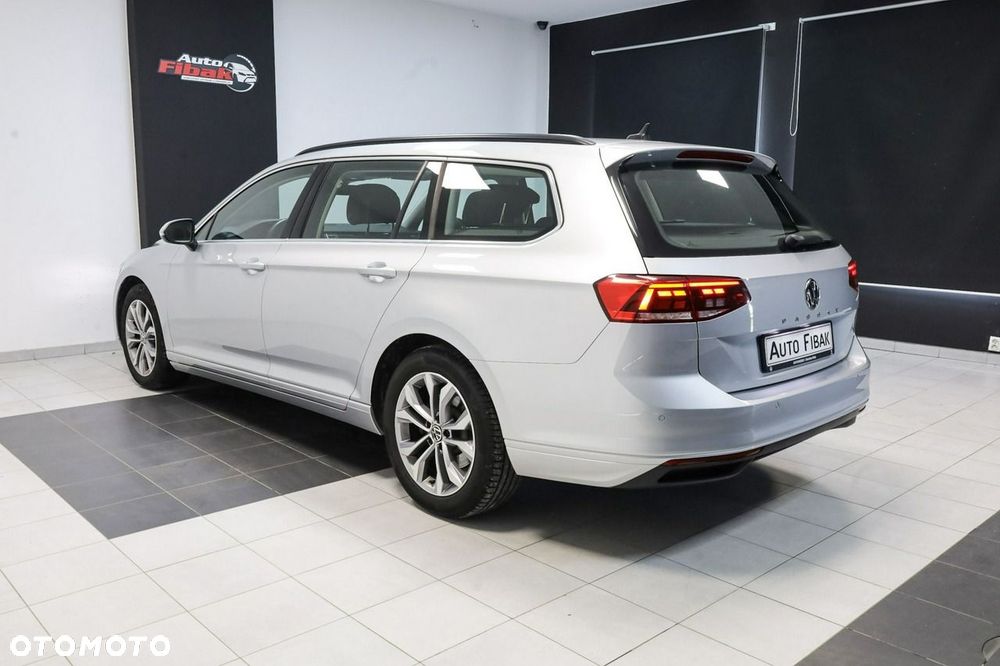 Volkswagen Passat - 8