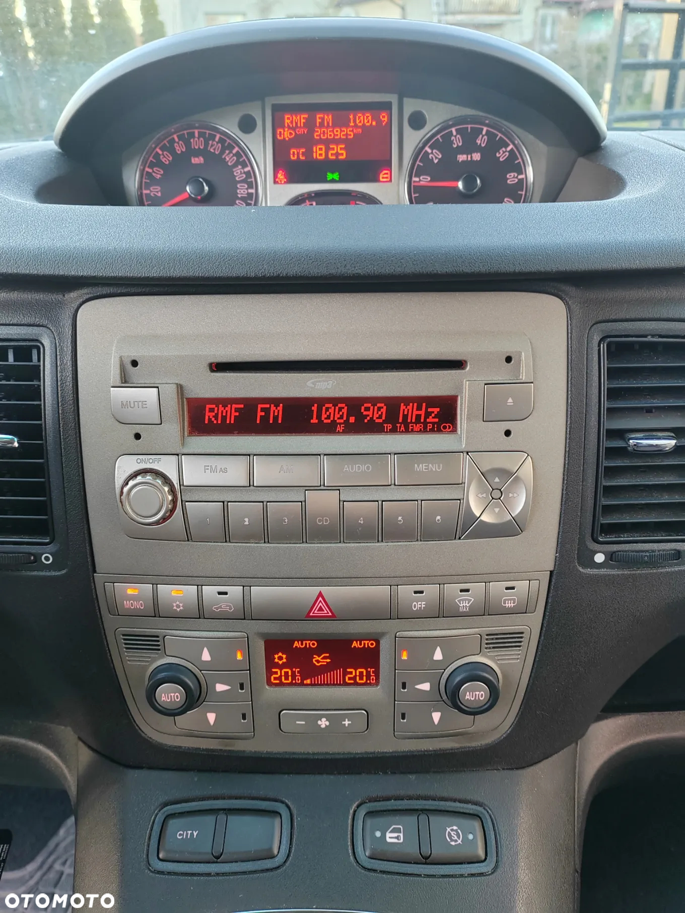 Lancia Musa 1.4 16V Oro S&S - 10