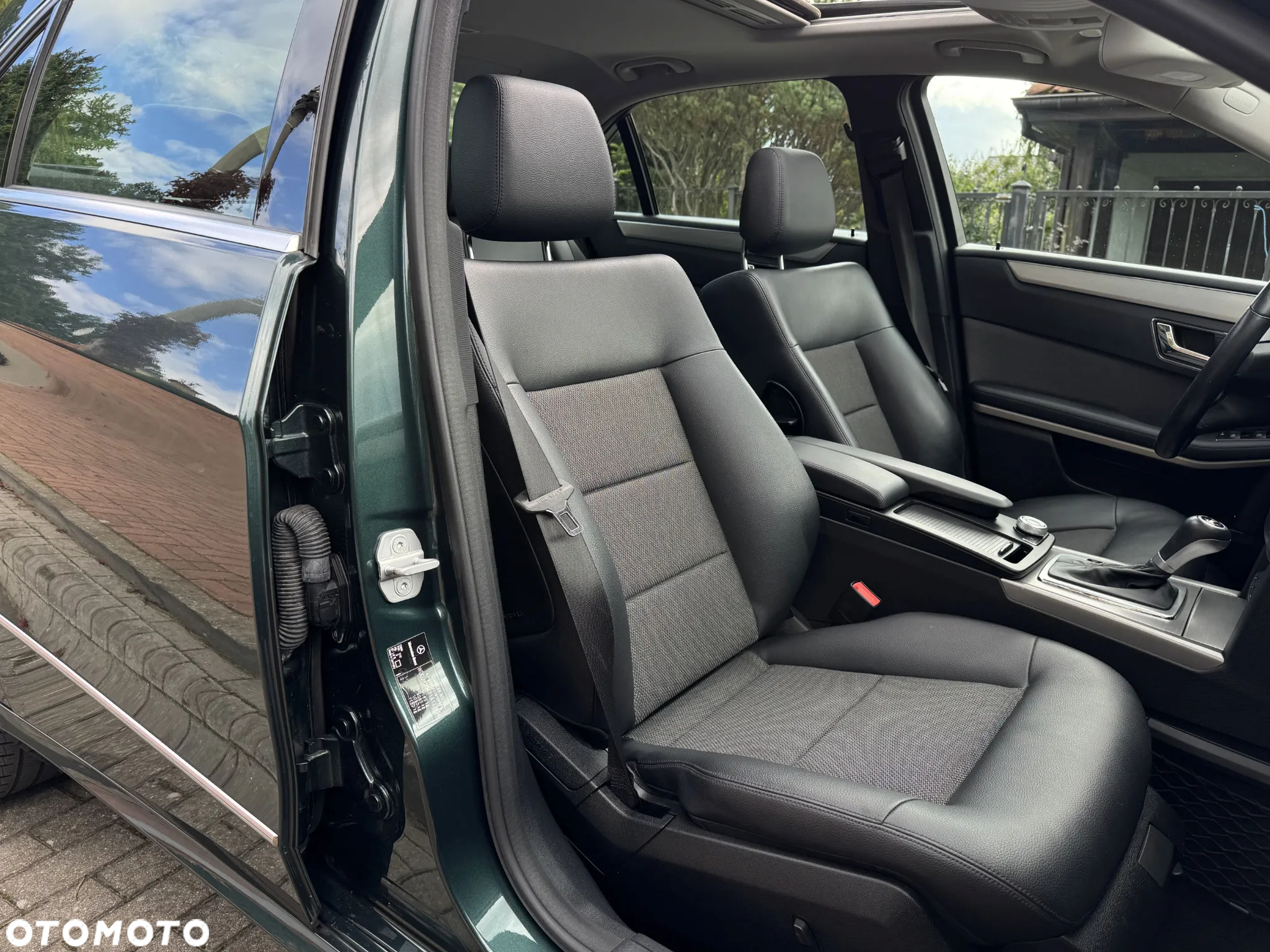 Mercedes-Benz Klasa E 250 CGI BlueEffICIENCY Avantgarde - 5