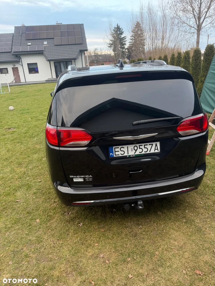 Chrysler Pacifica - 11