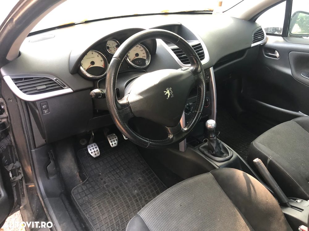 Dezmembrez Peugeot 207 CC cabrio negru benzina 2007 - 9