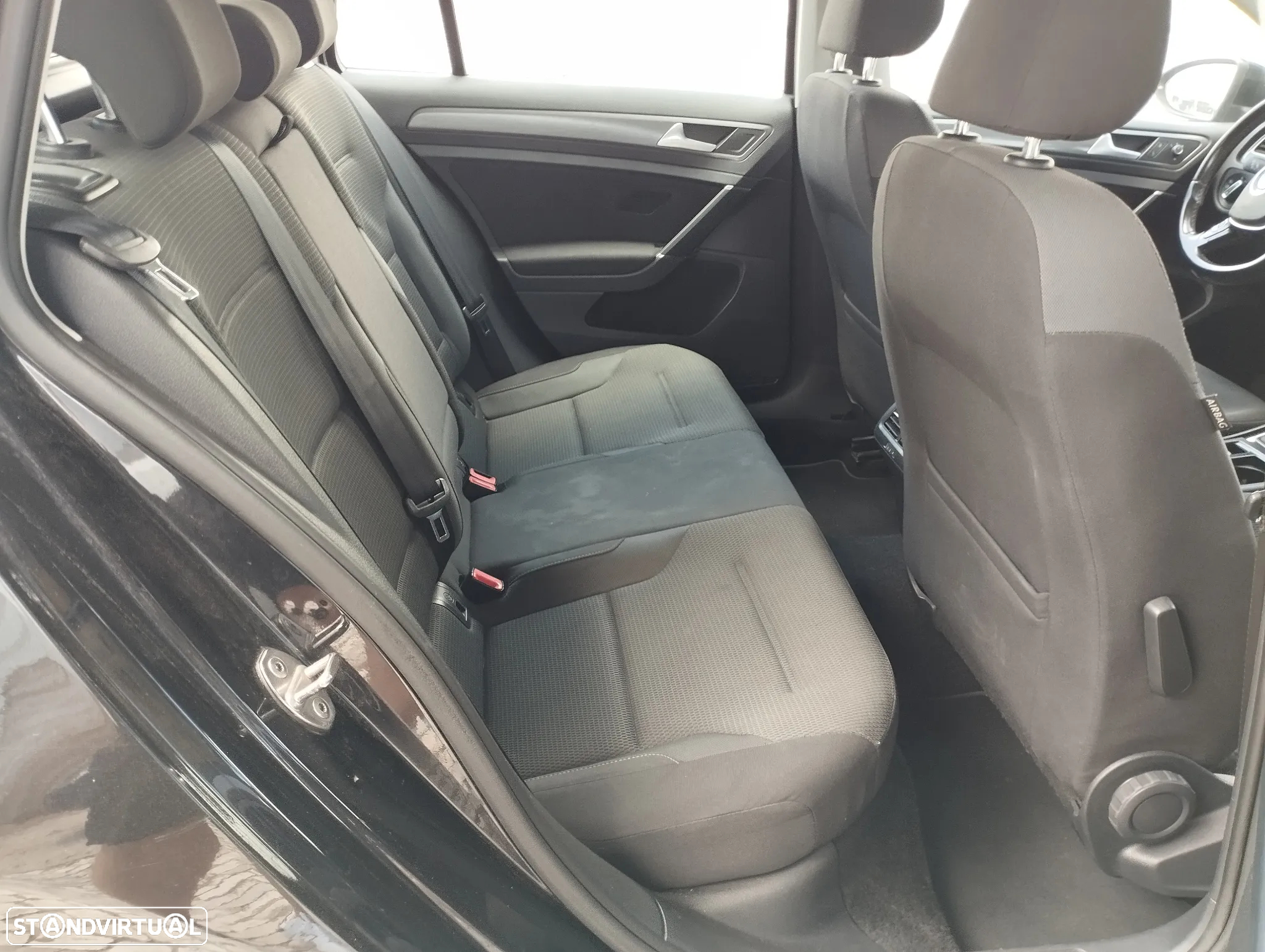 VW Golf Variant 1.6 TDi Confortline DSG - 14