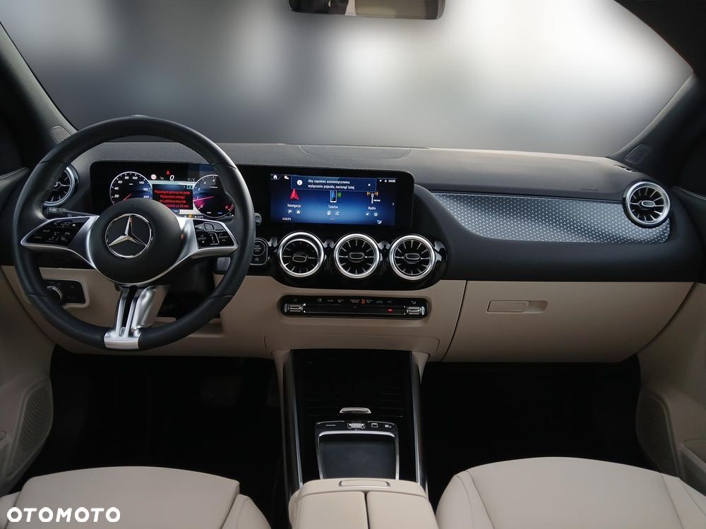 Mercedes-Benz GLA 200 Progressive - 11