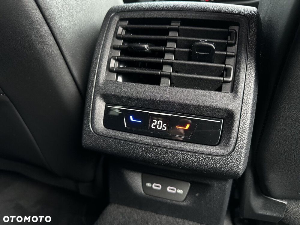 Volkswagen Golf Variant - 37