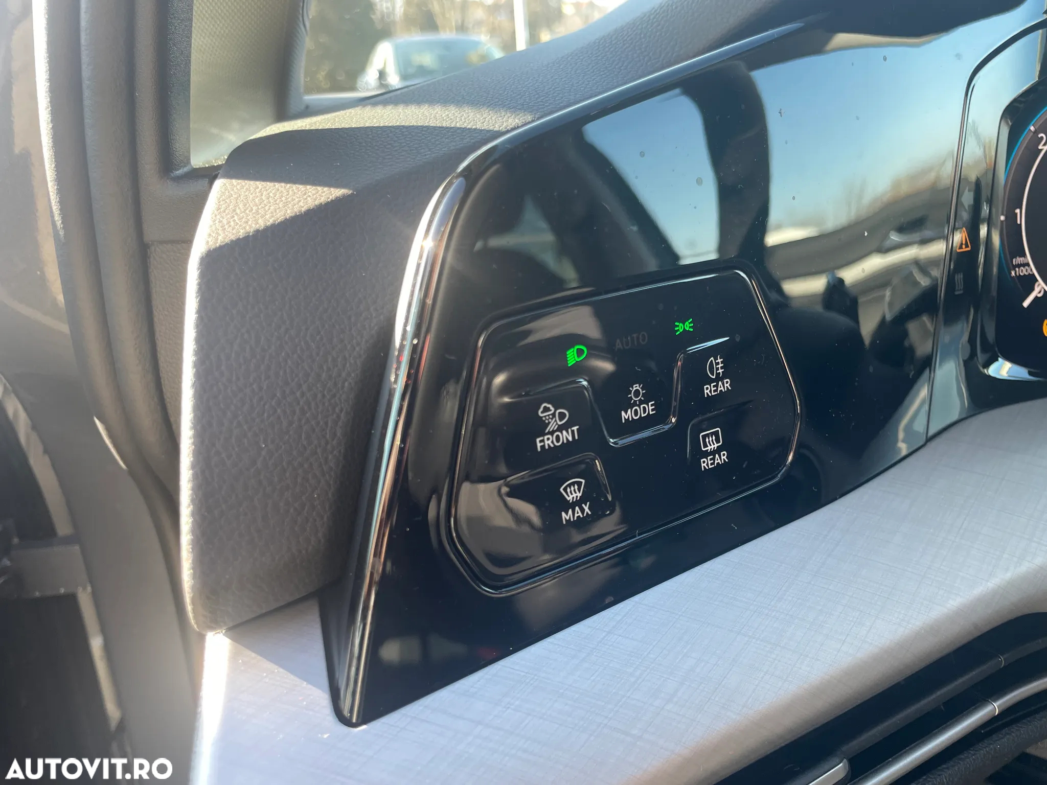 Volkswagen Golf 2.0 TDI DSG Life - 11