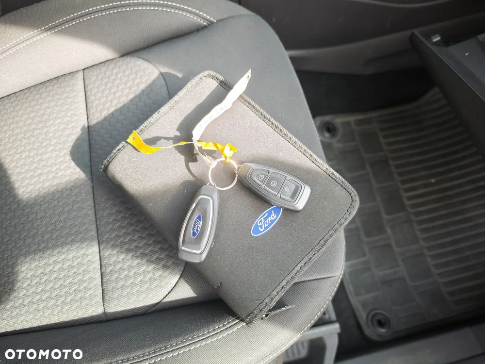 Ford Kuga 1.5 EcoBoost 2x4 Cool & Connect - 39