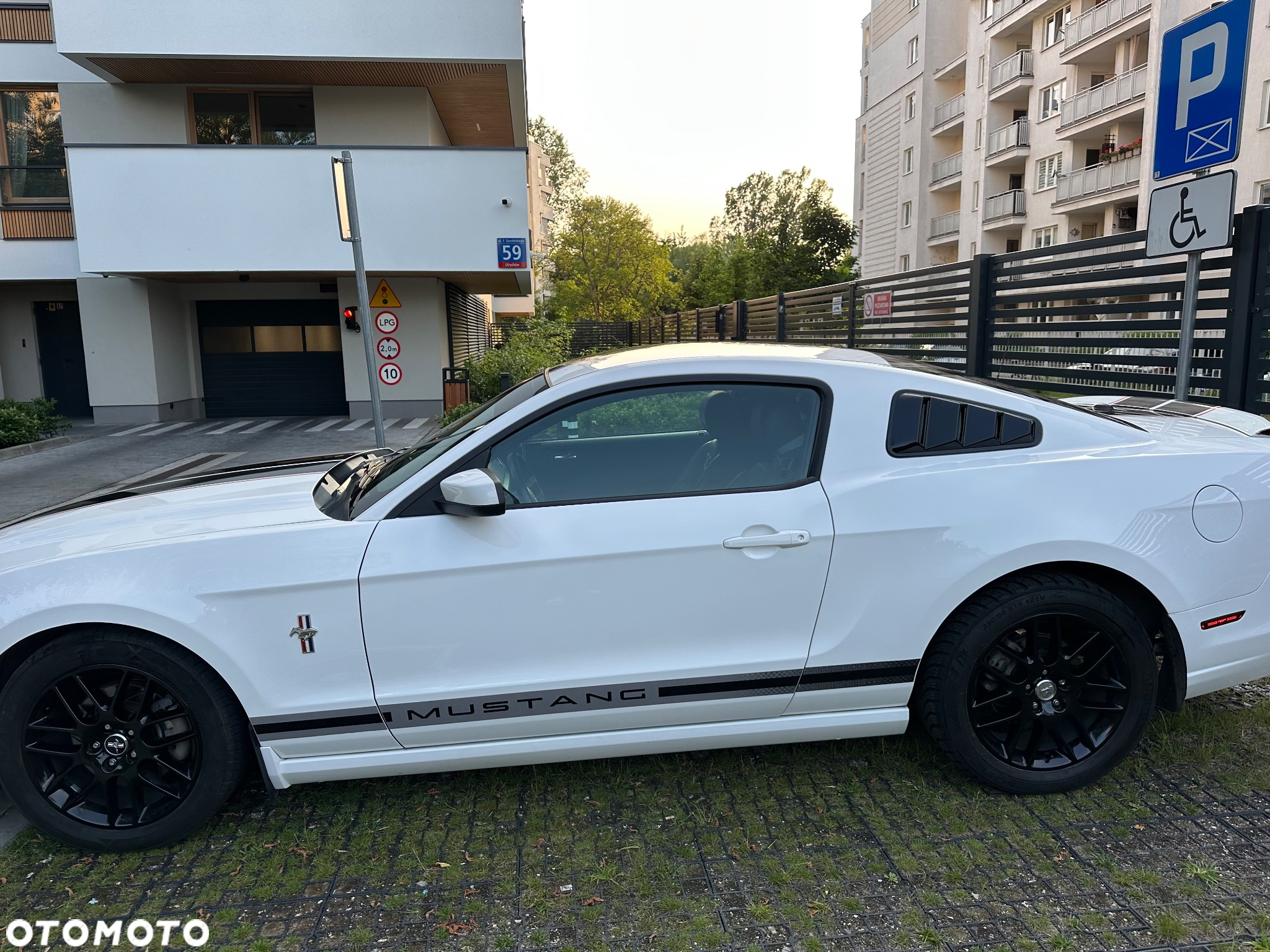Ford Mustang 3.7 V6 Premium - 16