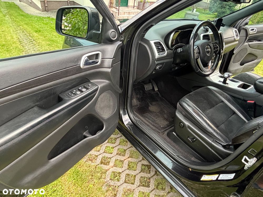 Jeep Grand Cherokee - 12