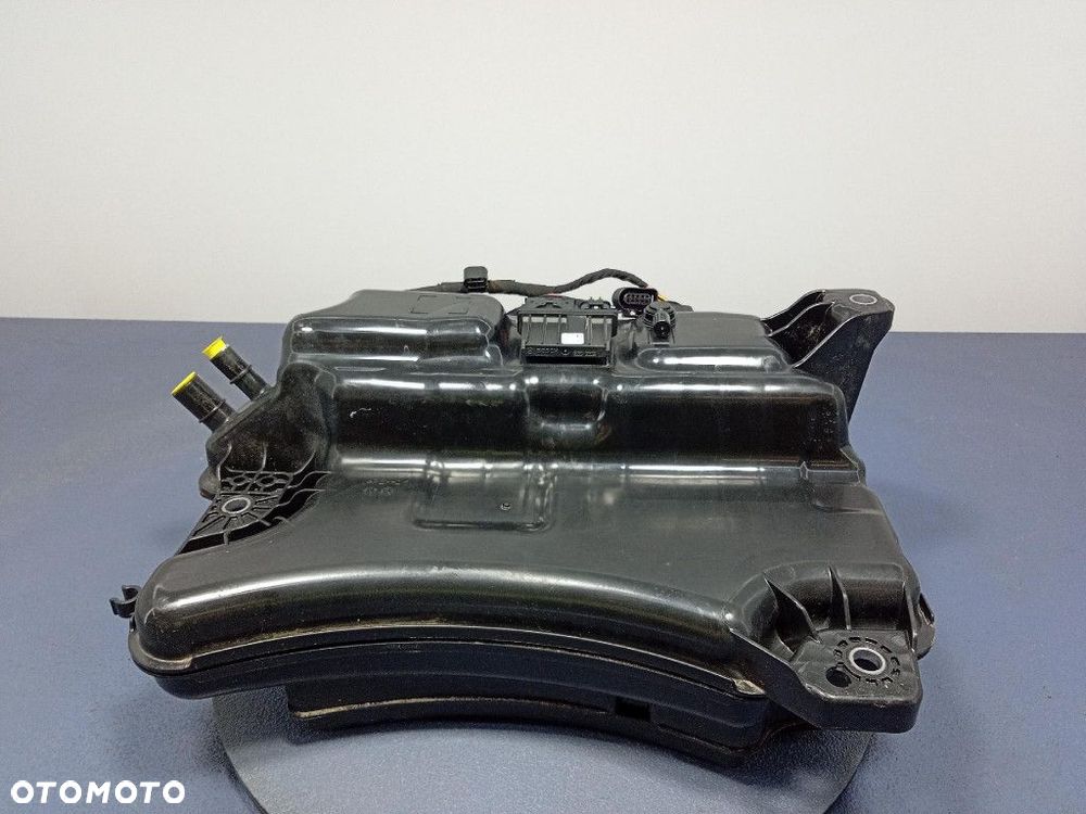 SKODA OCTAVIA III LIFT 17- 2.0 TDI 150KM ZBIORNIK AD BLUE 5Q0131877F - 1