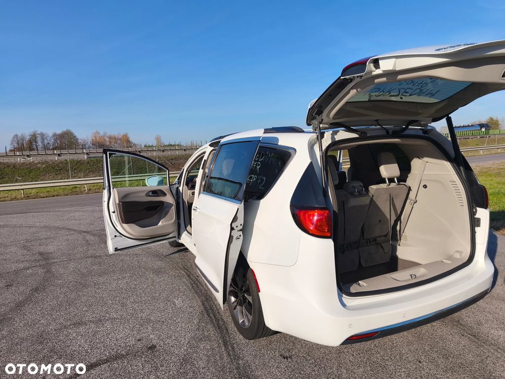 Chrysler Pacifica - 13