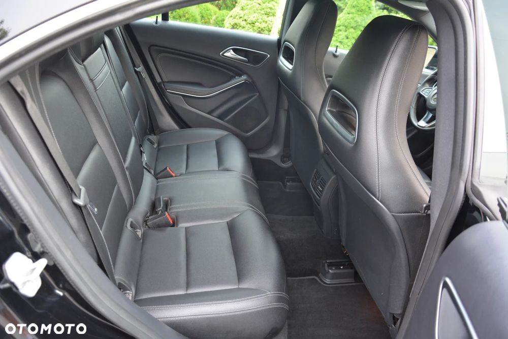 Mercedes-Benz CLA 250 4Matic 7G-DCT StreetStyle - 29