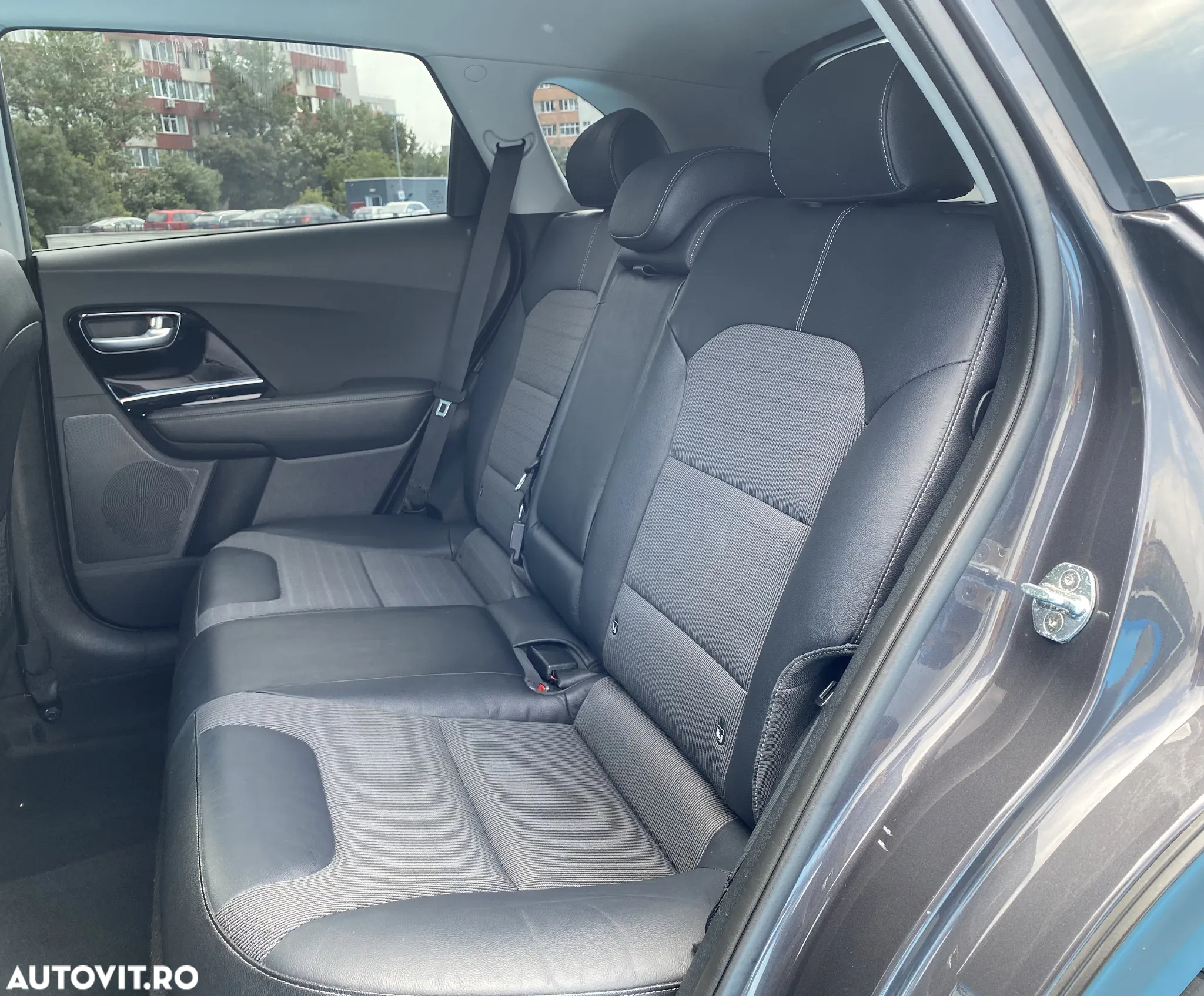 Kia Niro 1.6 GDI HEV 2WD OPF Aut. Edition 7 - 28