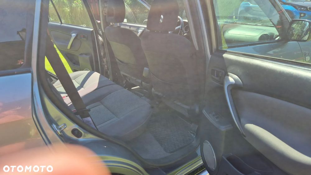 Toyota RAV4 2.0 D-4D Sol - 16