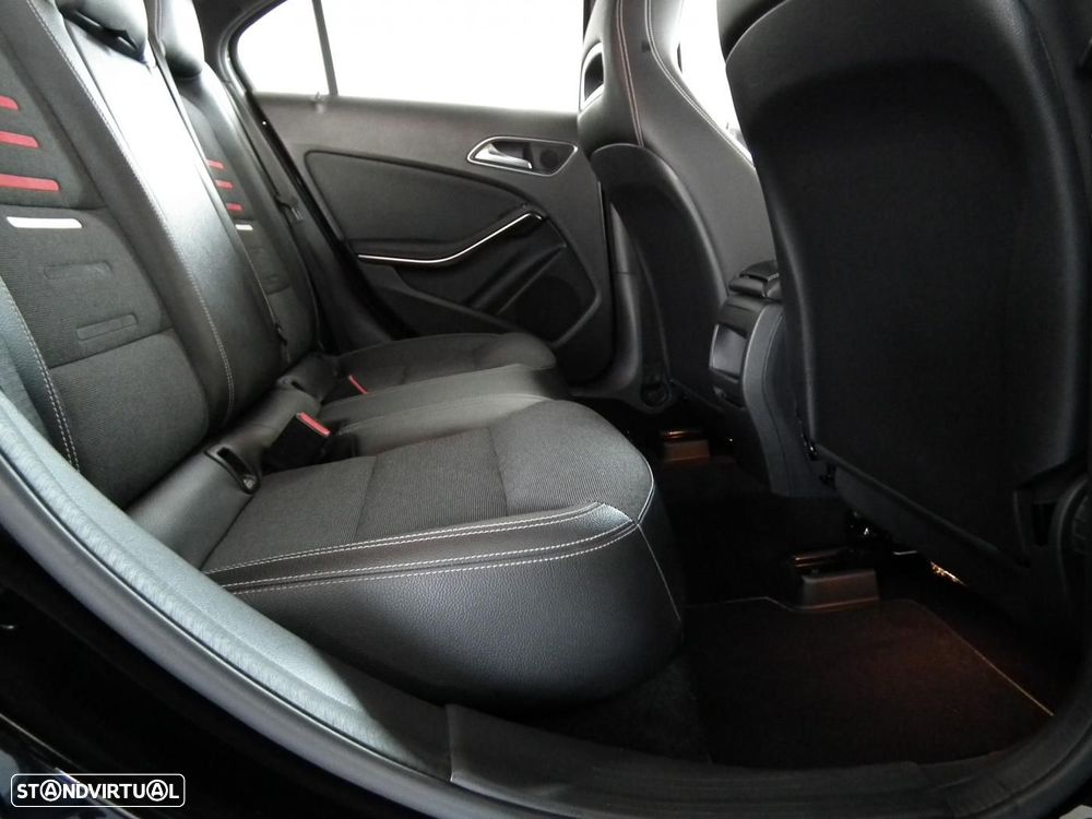 Mercedes-Benz A 180 d AMG Line - 14