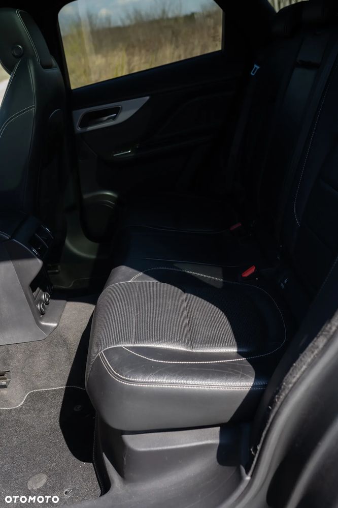 Jaguar F-Pace 2.0 i4D AWD R-Sport - 13