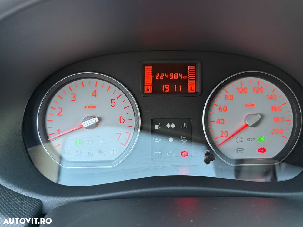 Dacia Sandero dCi 75 Laureate II - 6