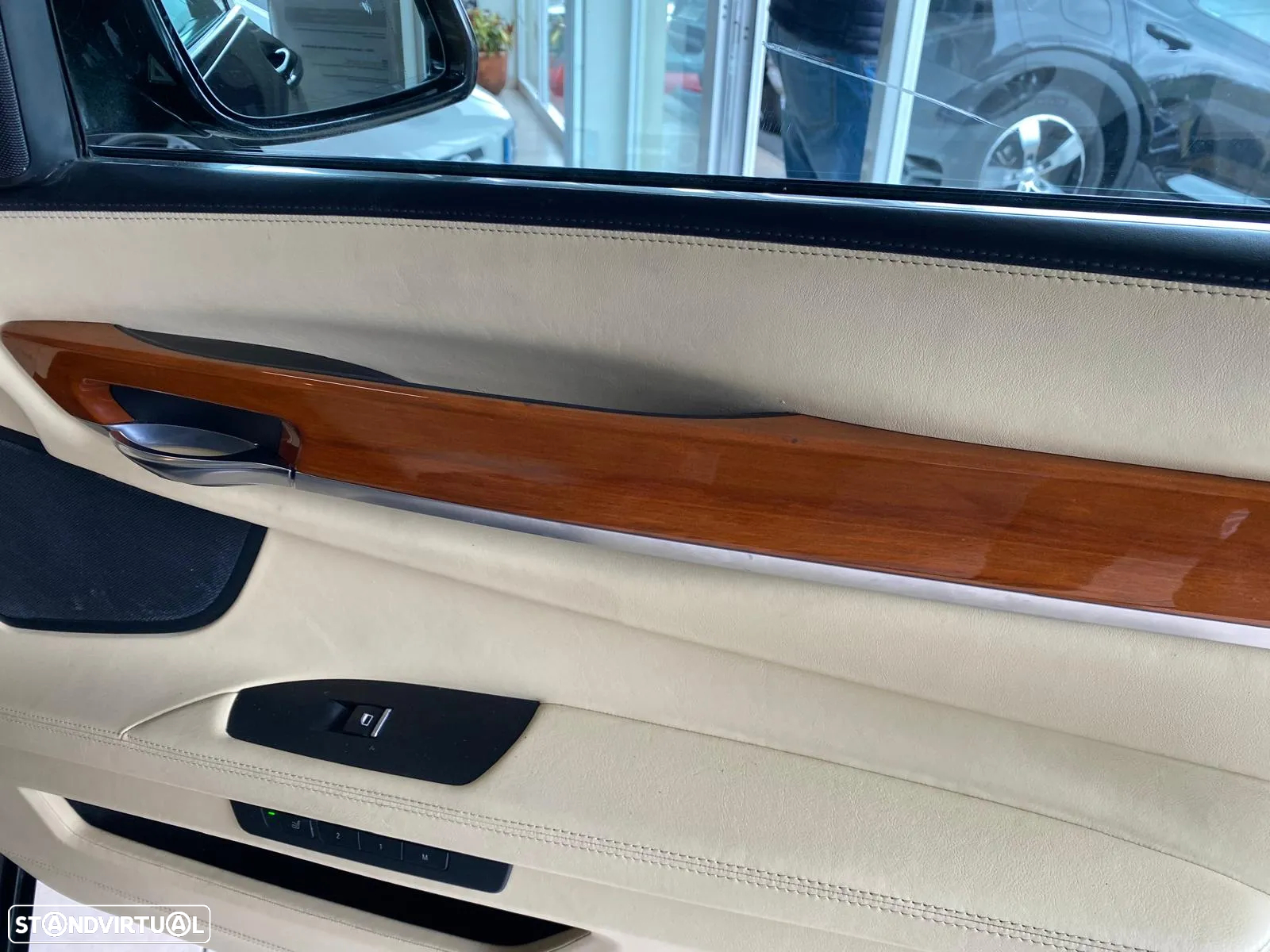 BMW 750 d xDrive - 13