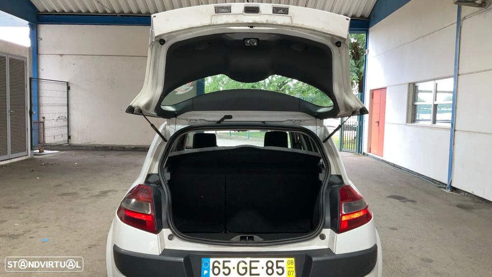 Renault Mégane 1.5 dCi Dynamique - 9