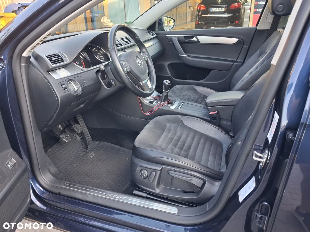 Volkswagen Passat 2.0 TDI BlueMotion Technology Highline - 21