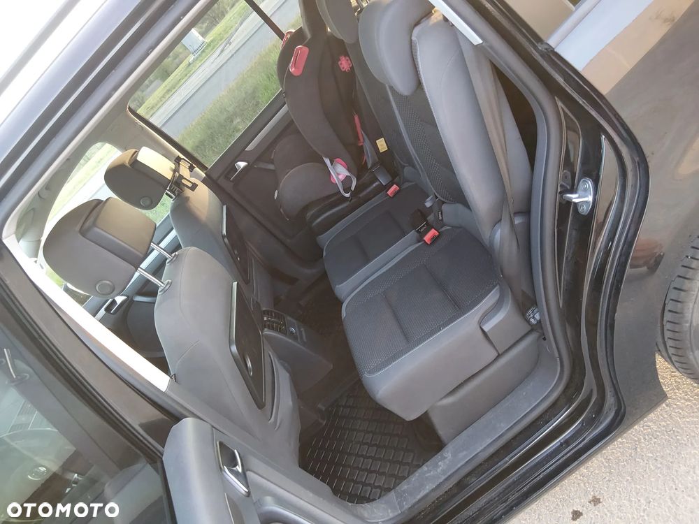 Volkswagen Touran 2.0 TDI DPF BlueMotion Technology DSG Comfortline - 6