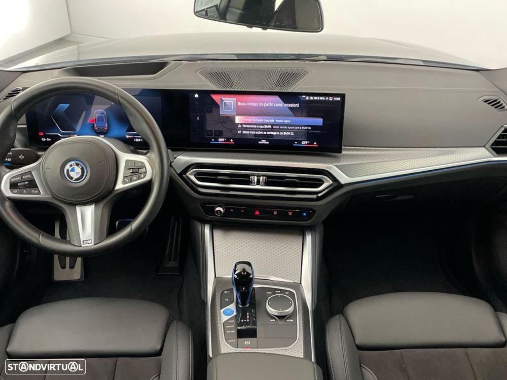 BMW i4 eDrive40 Desportiva M - 10