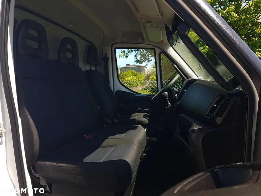 Iveco 70C18 KONTENER ROLETY BOK DO TRANSPORTU WODY 3,23x2,21x1,86 KLIMA DMC 7000KG RAMA PODWOZIE - 8