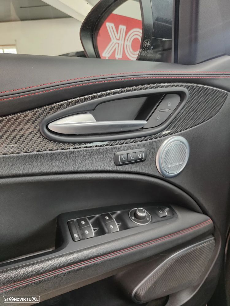 Alfa Romeo Stelvio 2.9 T Quadrifoglio AT8 Q4 - 26
