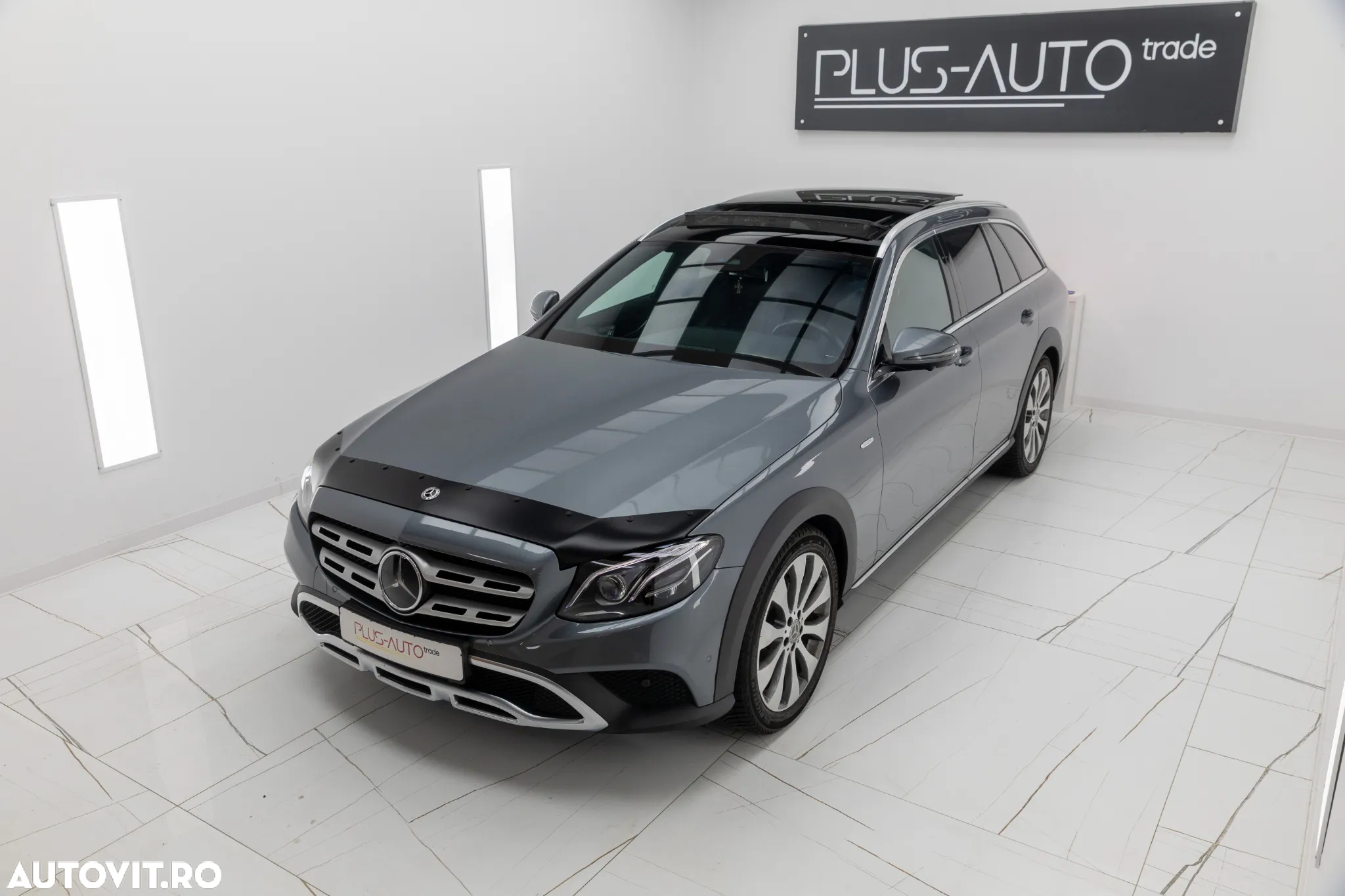Mercedes-Benz E 220 d 4Matic 9G-TRONIC Avantgarde - 3