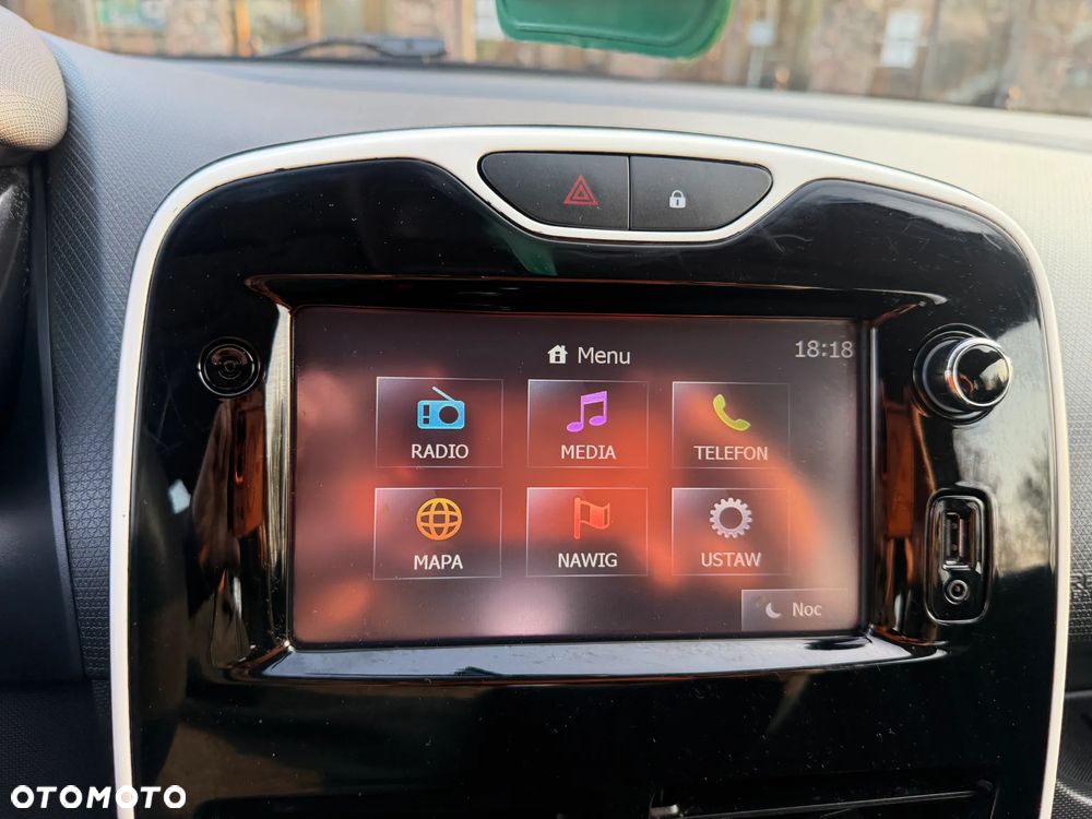 Renault Clio 1.2 16V 75 Life - 14