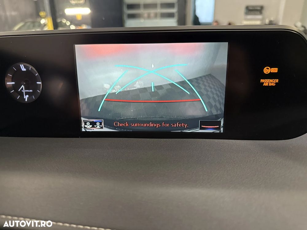 Lexus UX - 20