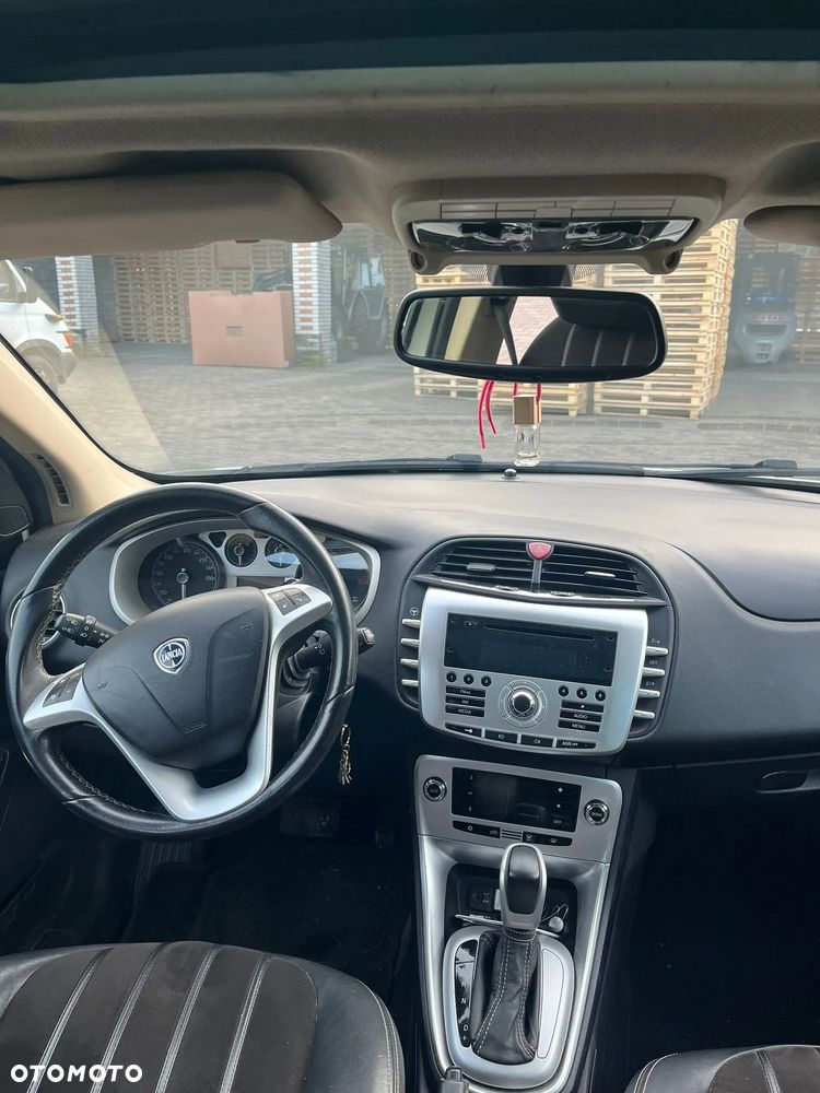 Lancia Delta 1.8 T-Jet Platino Sportronic - 7