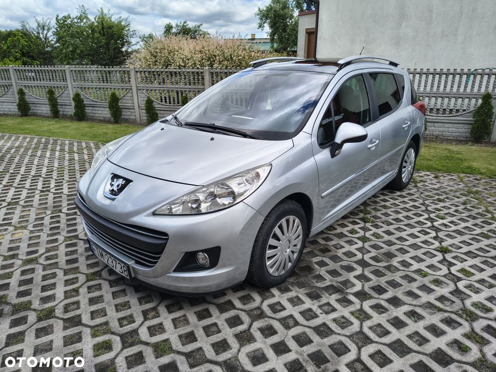 Peugeot 207 - 1