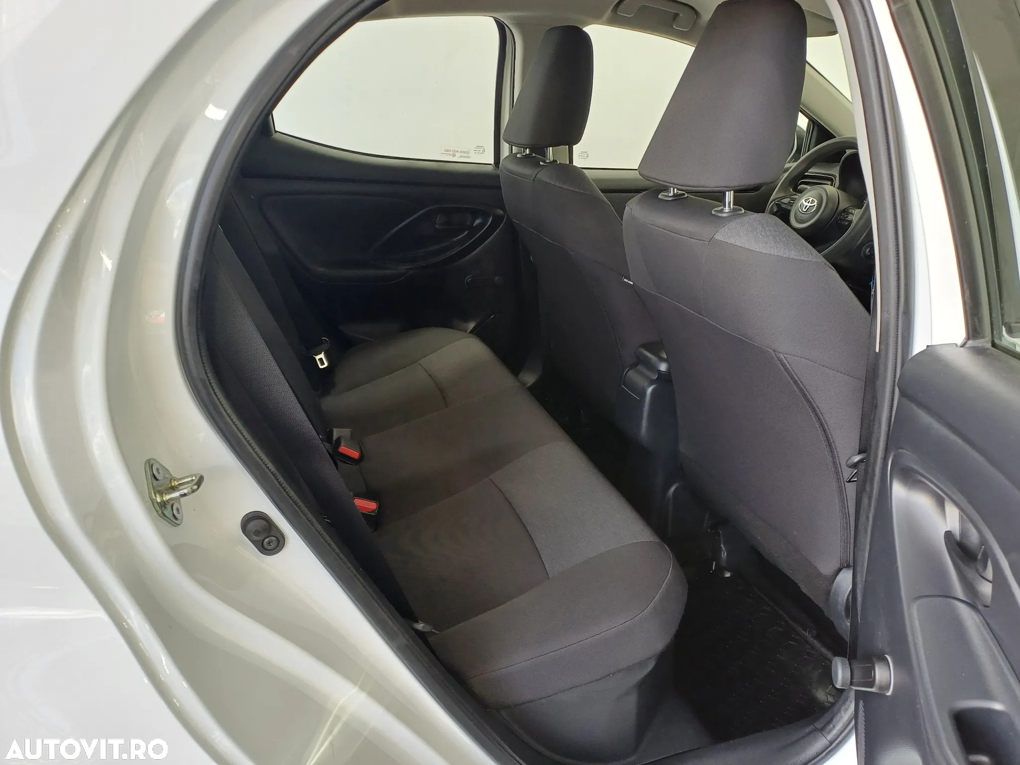 Toyota Yaris 1.5 VVT-i HSD Active - 23