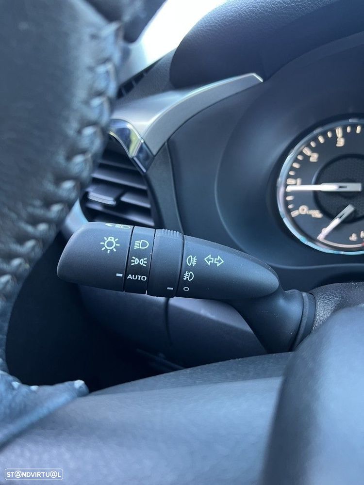 Toyota Hilux 2.4 D-4D 4WD CD CM Aut. - 14