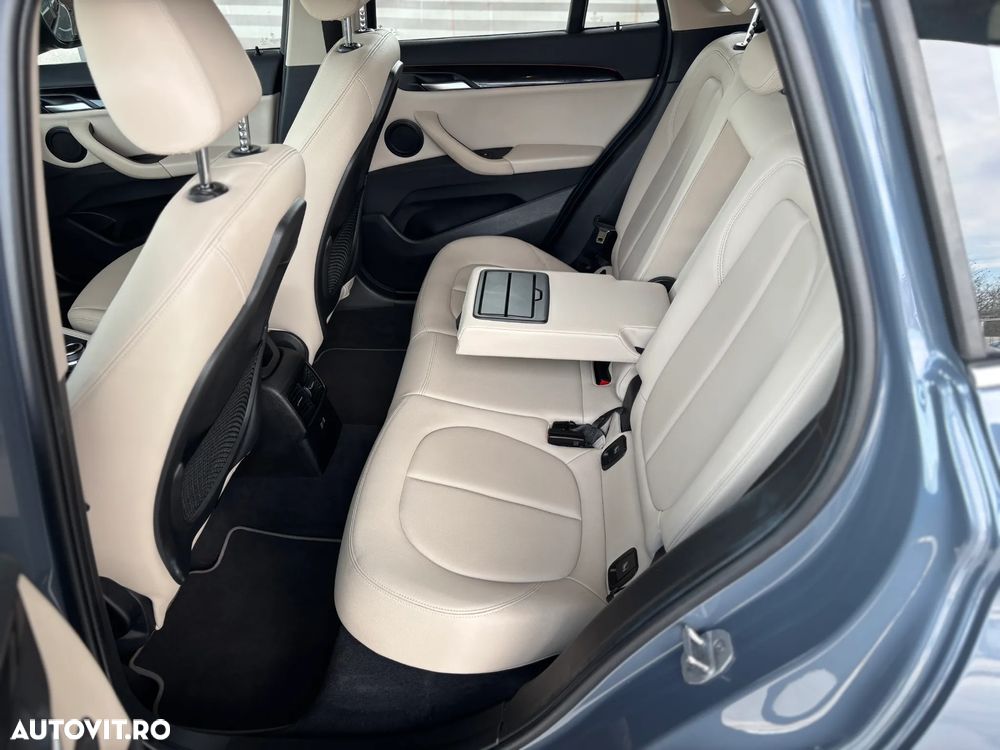 BMW X1 sDrive18d xLine - 32