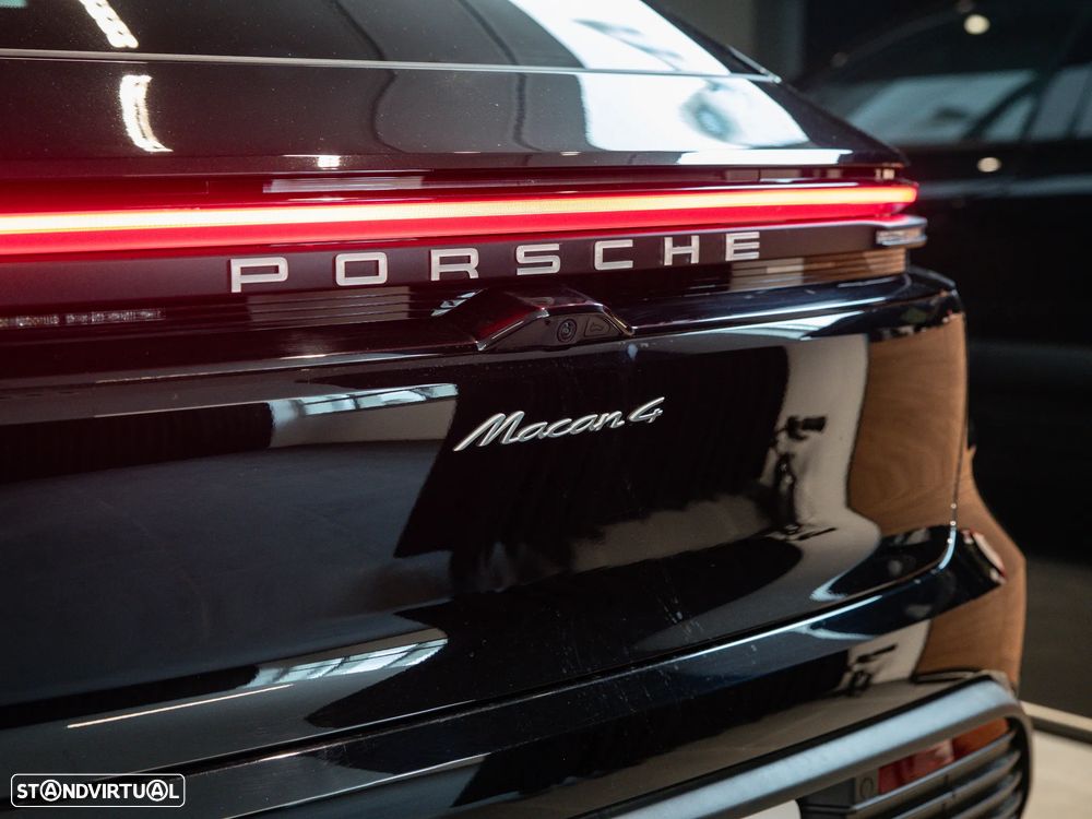 Porsche Macan Electric 4 - 17