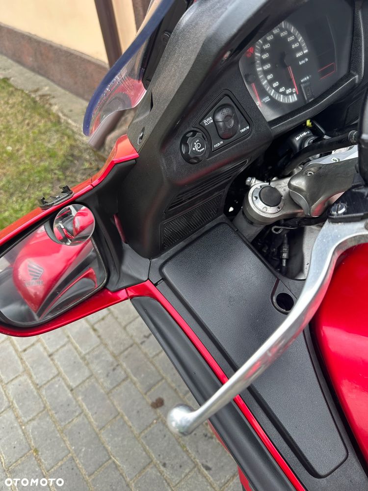 Honda ST - 19