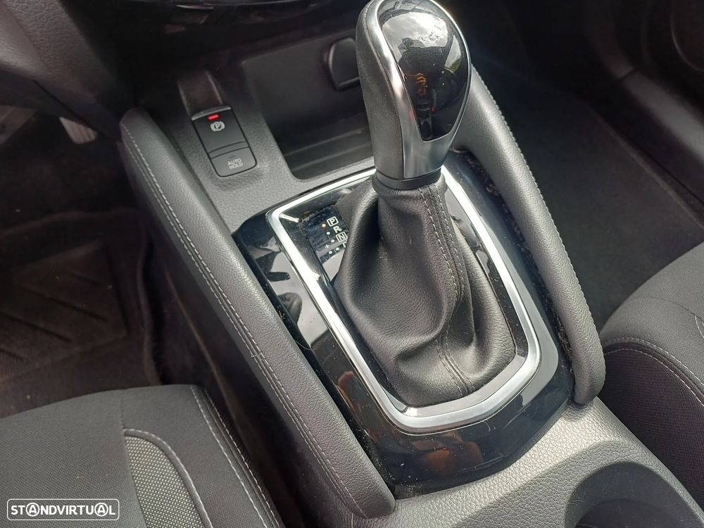 Nissan Qashqai 1.5 dCi N-Connecta DCT - 8