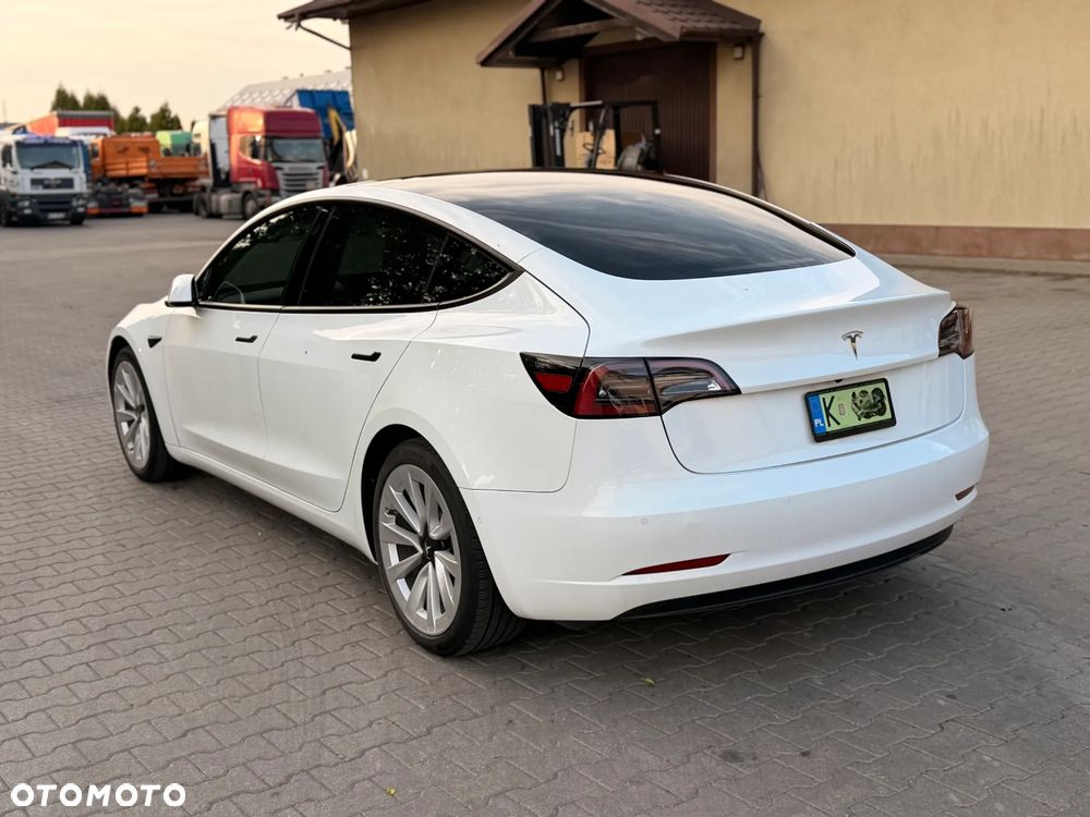 Tesla Model 3 Standard Hinterradantrieb - 4