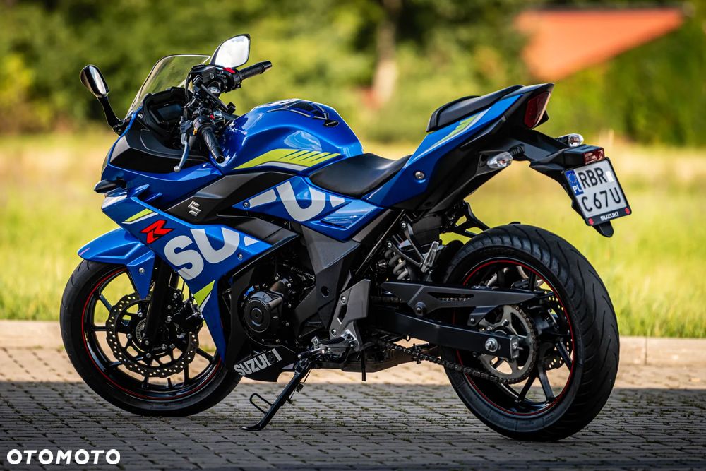 Suzuki GSX-R - 6