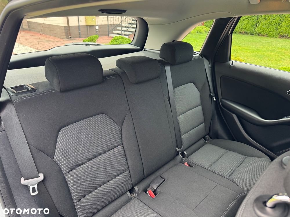 Mercedes-Benz Klasa B 180 CDI (BlueEFFICIENCY) - 19