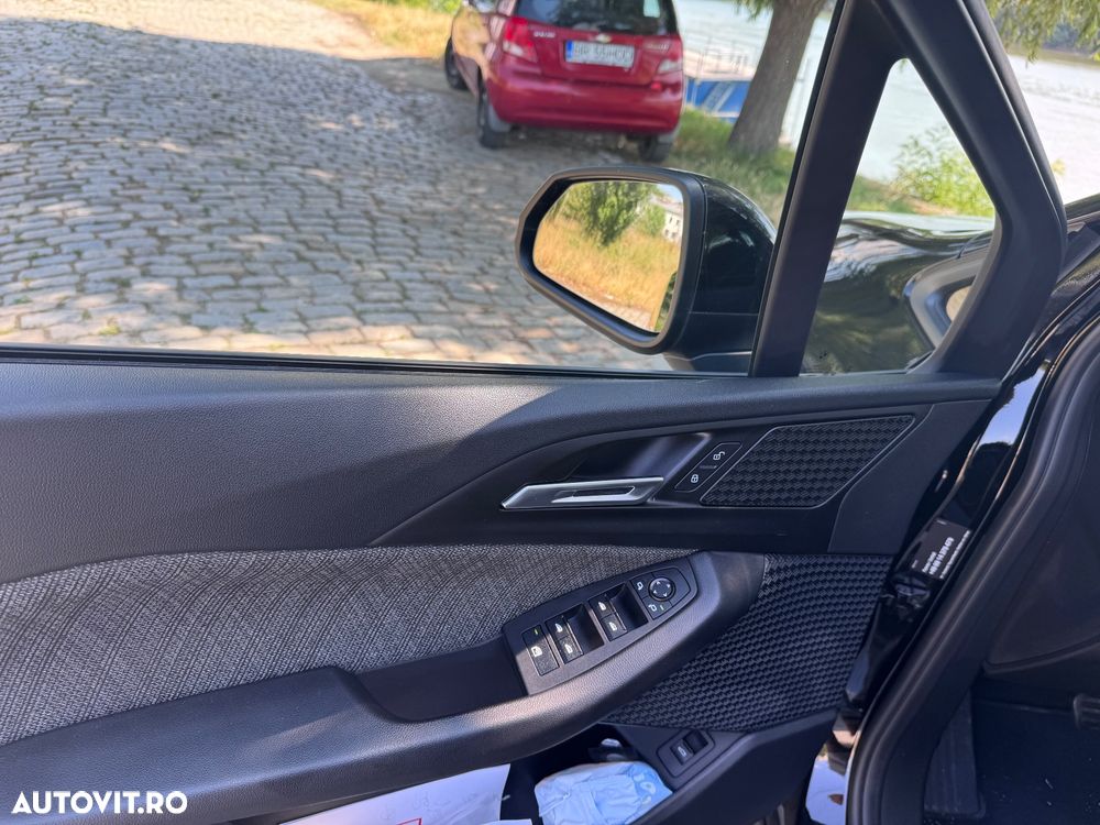 BMW Seria 2 218i AT - 12