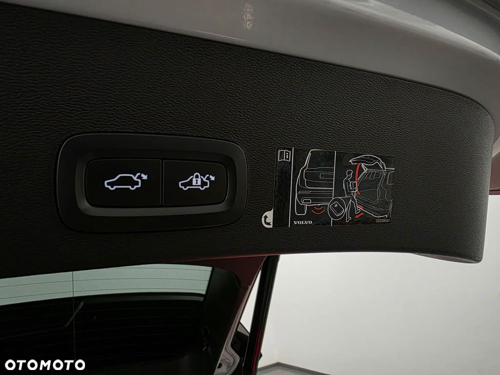 Volvo XC 40 D3 R-Design - 40