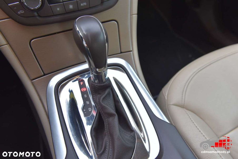 Opel Insignia - 30