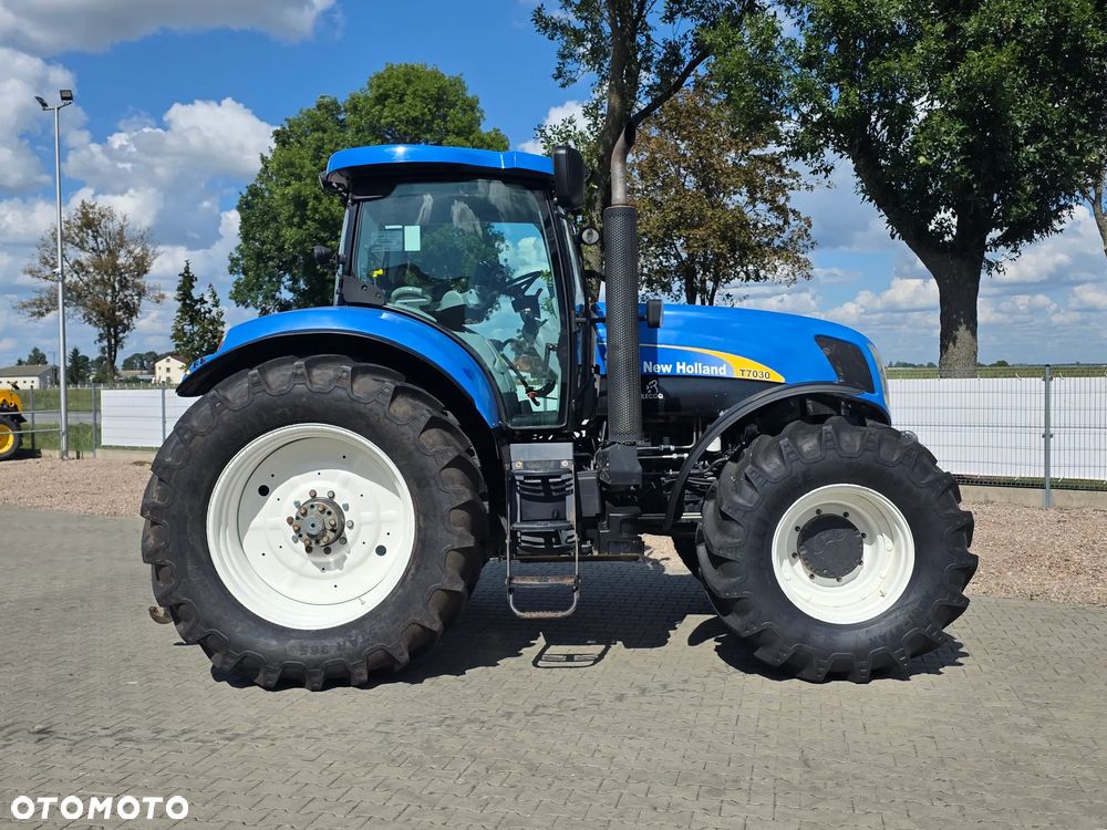 New Holland T7030 PC 2011R - 20
